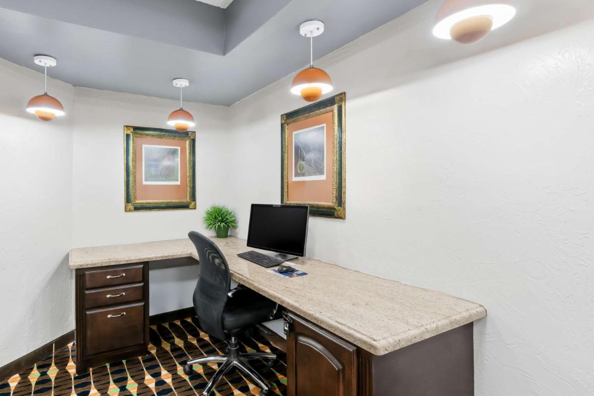 SureStay Plus Hotel by Best Western Lubbock Medical Center image 6