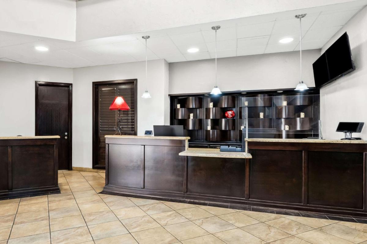 SureStay Plus Hotel by Best Western Lubbock Medical Center image 8